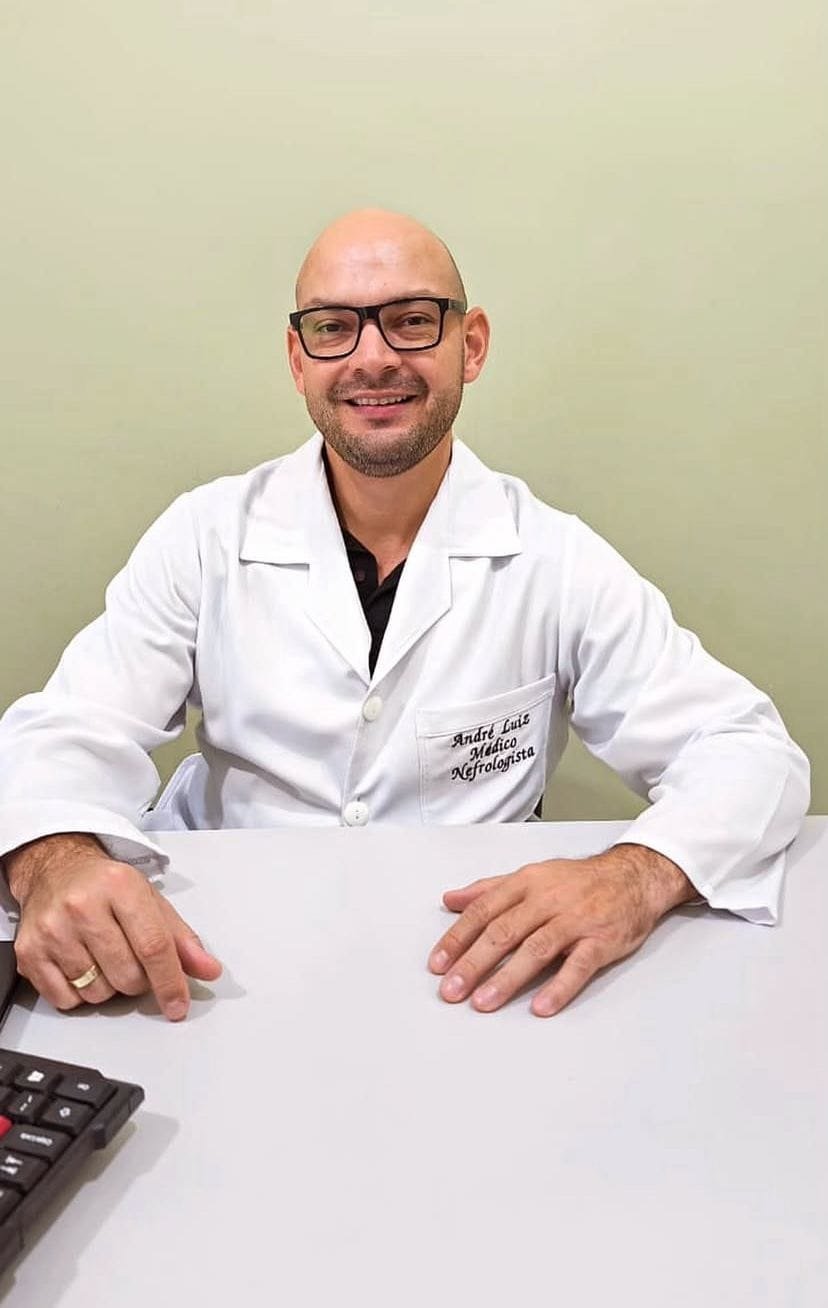 Dr. André Luiz Oliveira, médico nefrologista